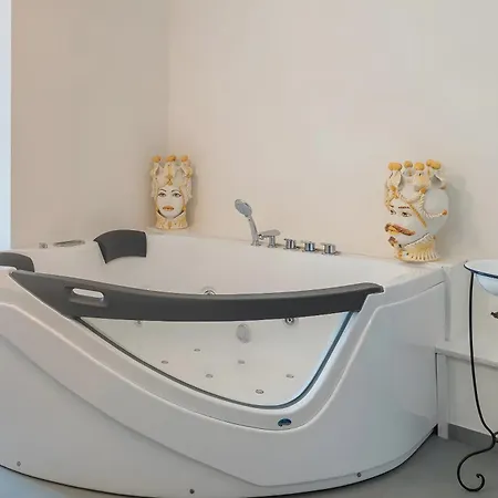 Matrimoniale לינה וארוחת בוקר 3*